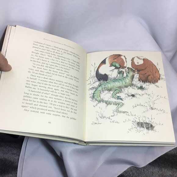 Alice's Adventures in Wonderland Hardcover Lewis Carroll 1999 Illustrated - Picture 13 of 16